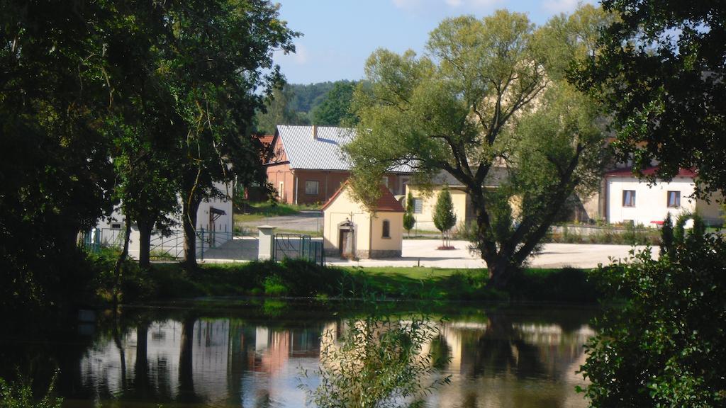 Вилла Statek Sedlecko Экстерьер фото